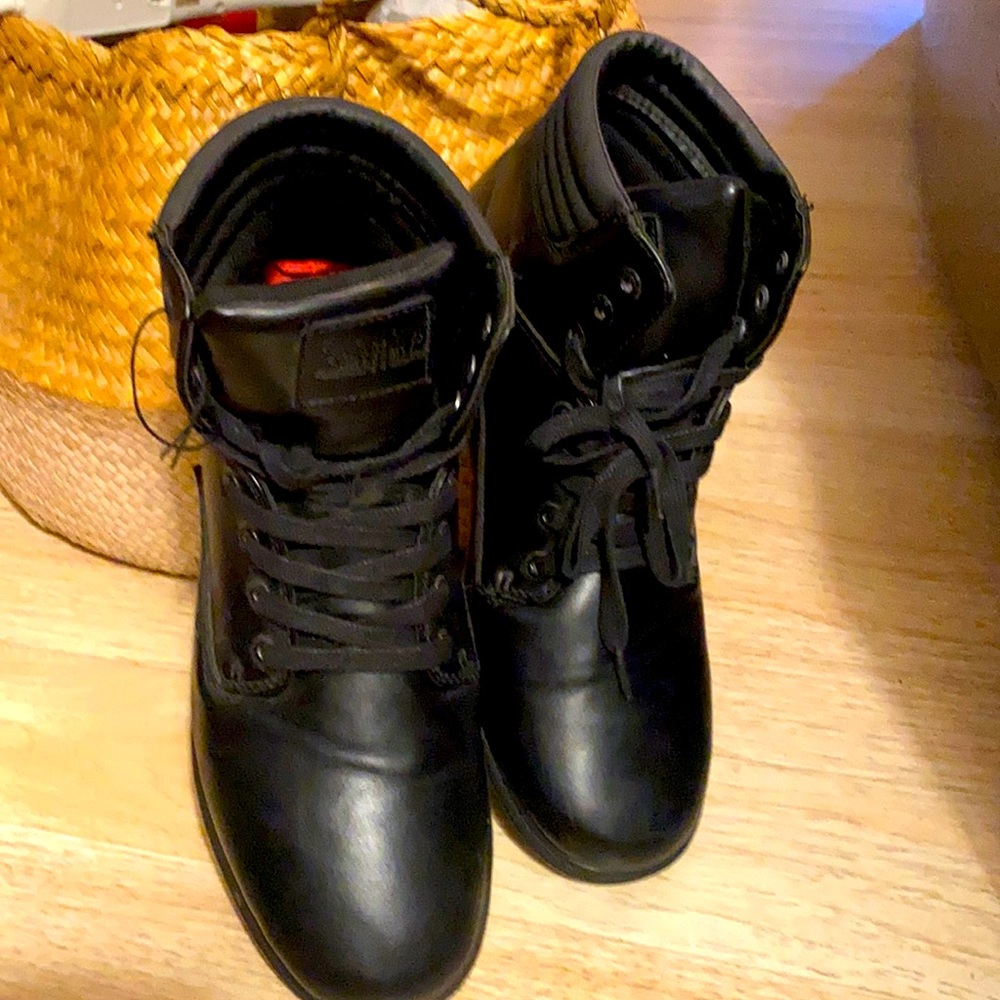 Levi’s black sneakers